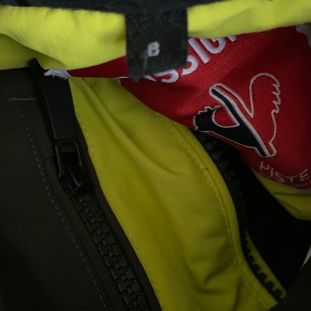 Rossignol Juniors Insulated Waterproof Olive Green Yellow Ski Gorpcore Jacket 8